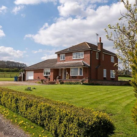 Tixall Manor Farm Стаффорд Экстерьер фото