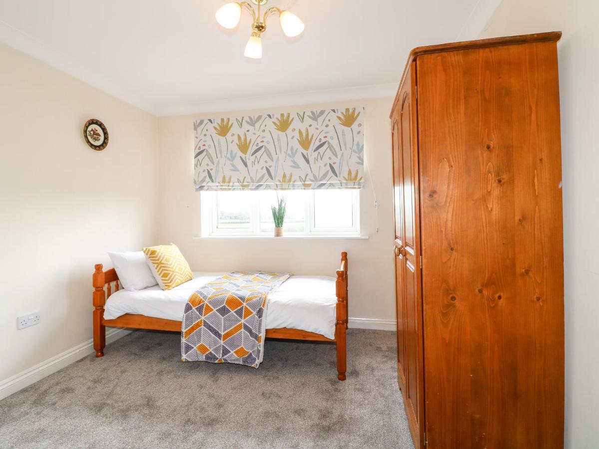 Tixall Manor Farm Стаффорд Экстерьер фото