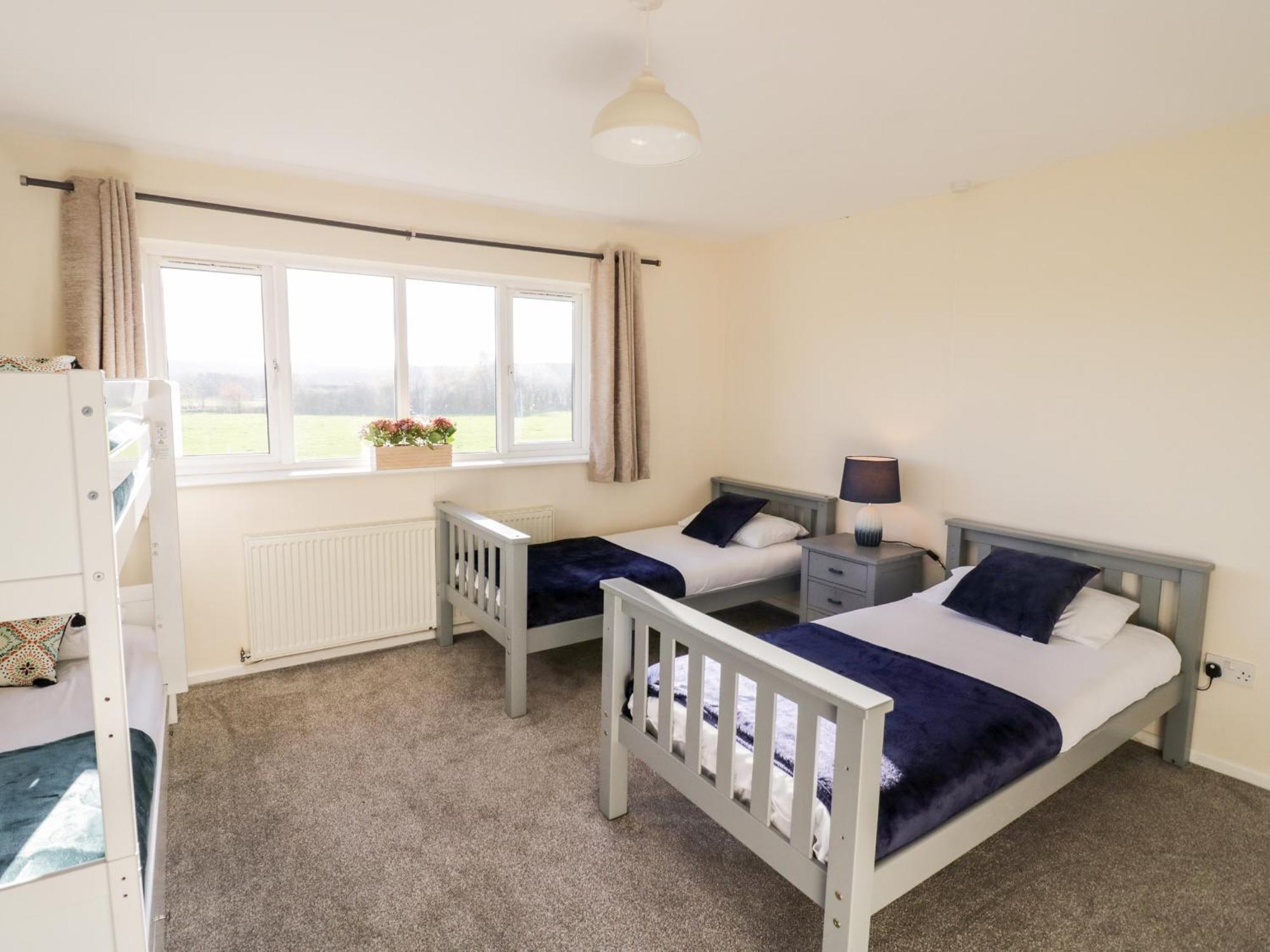 Tixall Manor Farm Стаффорд Экстерьер фото